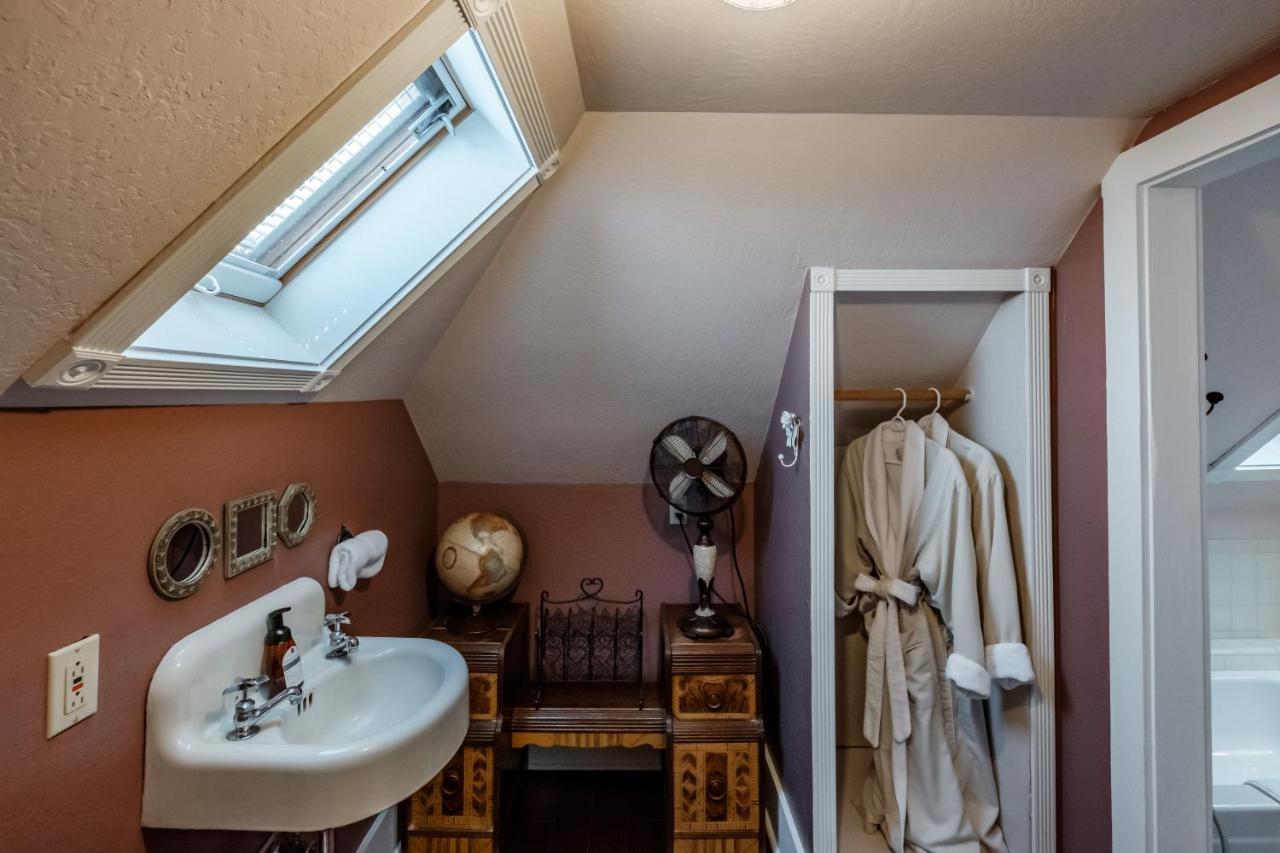 Monmouth Mamere'S Guest House מראה חיצוני תמונה