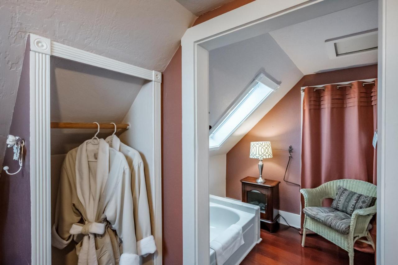 Monmouth Mamere'S Guest House מראה חיצוני תמונה