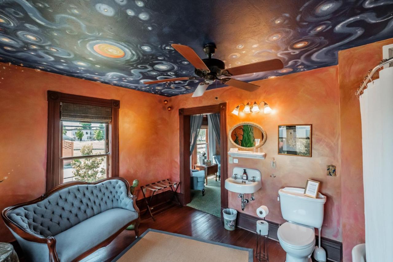 Monmouth Mamere'S Guest House מראה חיצוני תמונה