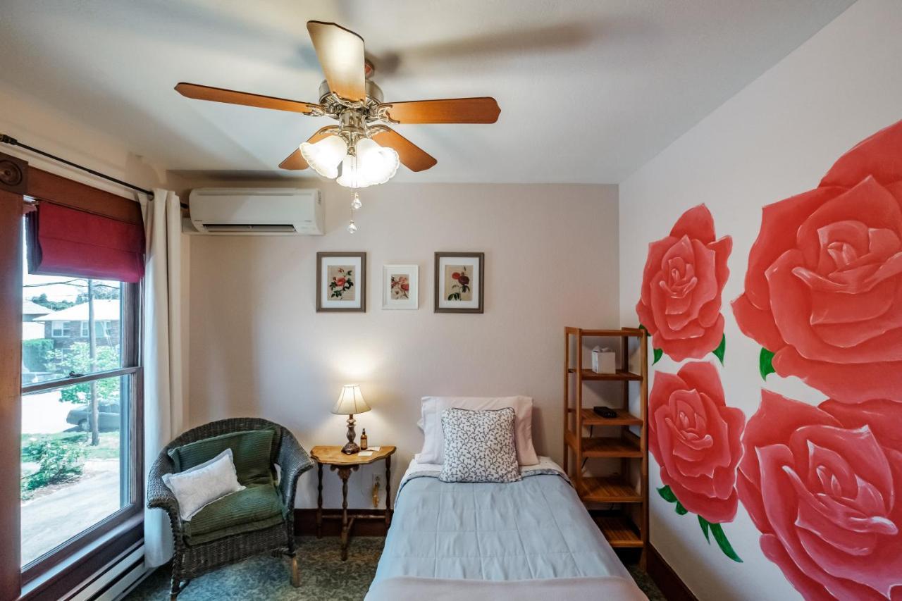 Monmouth Mamere'S Guest House מראה חיצוני תמונה